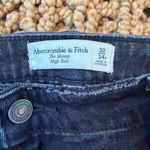 A&F Black Skinny Jeans (cotton) Black sz 32 Curve Love Distressed